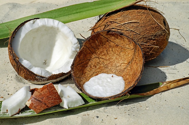 rozpůlený kokos